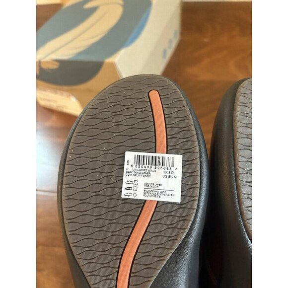 Clarks 5.5 M Unstructured Leather Slip On Shoes Un Loop 2 Walk Dark Tan NEW - Picture 8 of 9